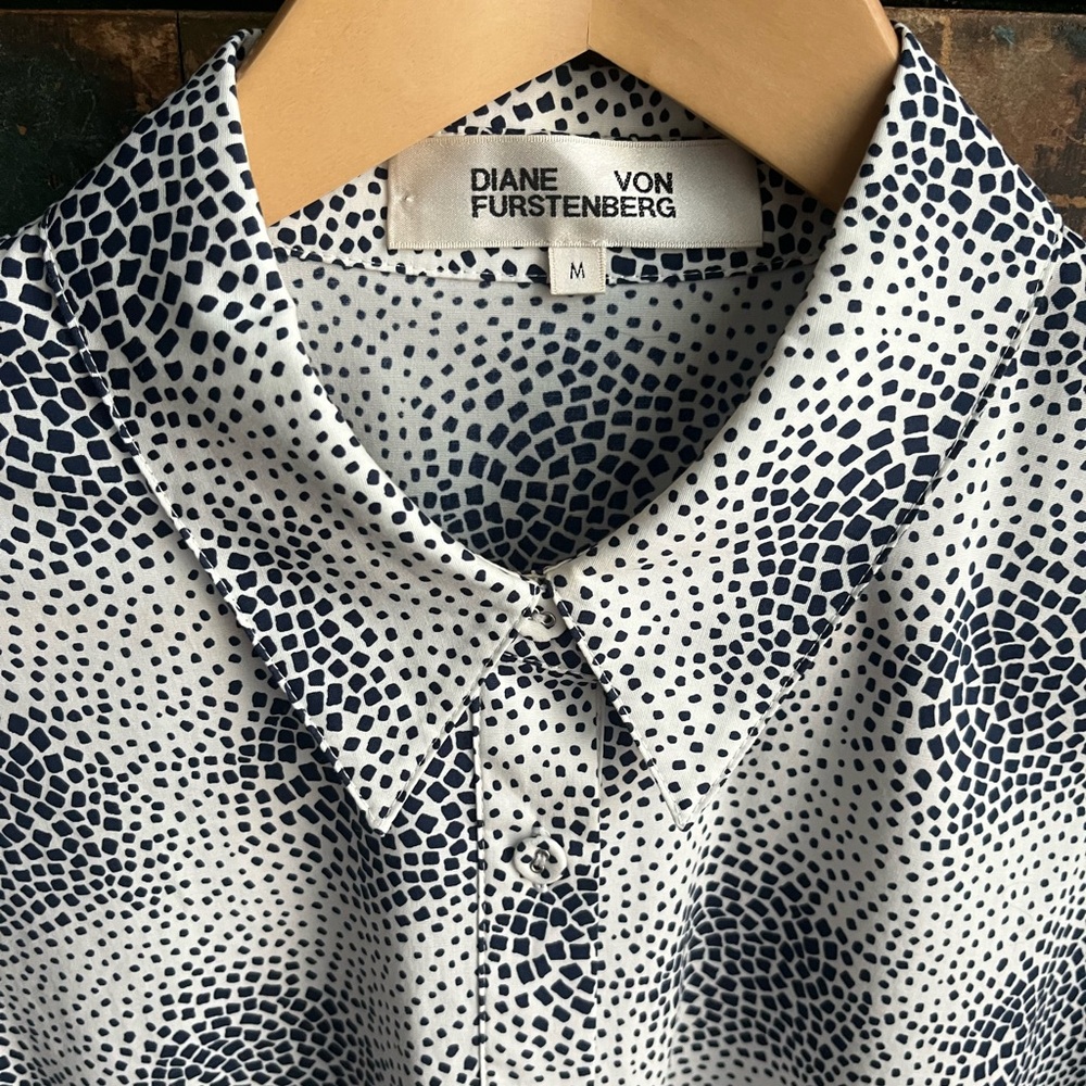DIANE VON FURSTENBERG Caleb Printed Stretch-Cotton Poplin Shirt - Picture 2 of 11